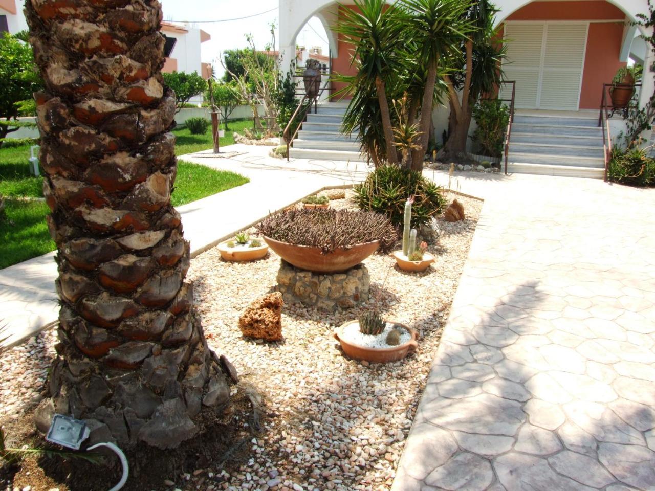 Sokrates Aparthotel 2*
